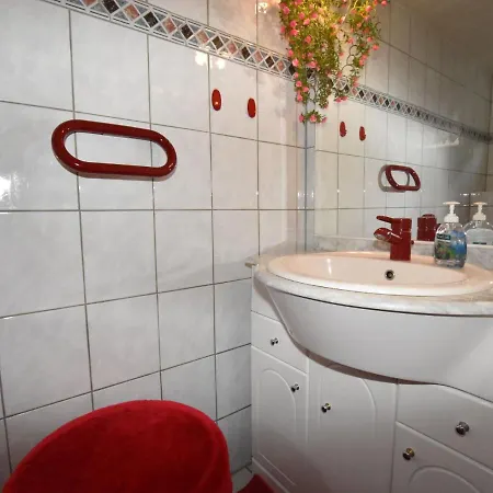 Casa vacanze Spacious Bungalow Near Beach In Roggow